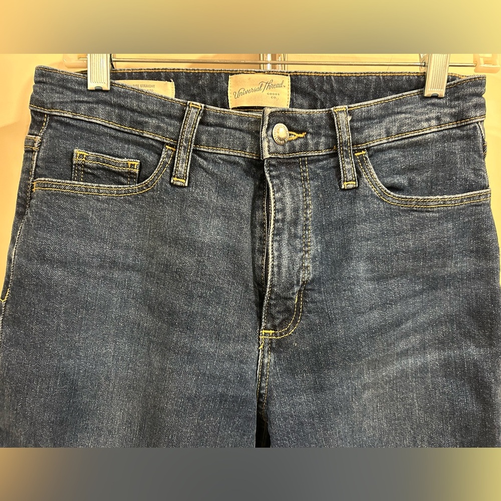 UNIVERSAL THREADS High Rise Straight Blue Jeans Size 4R